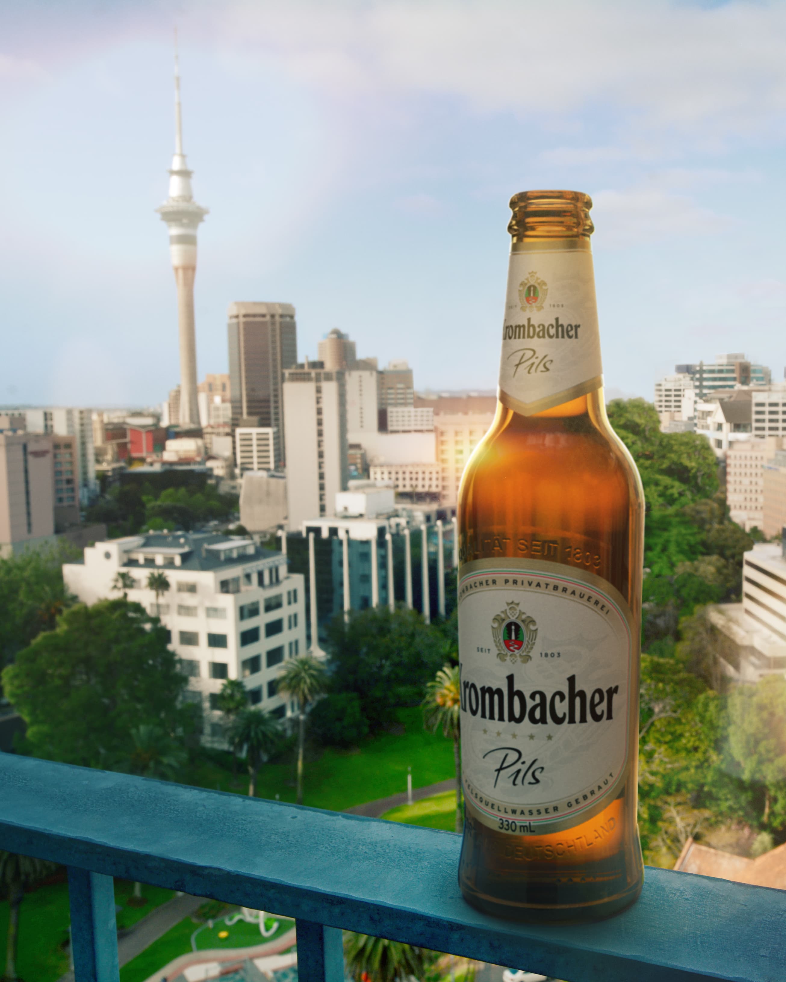 krombacher_international_social_media_still_pils_bottle_0.33_Auckland.jpg